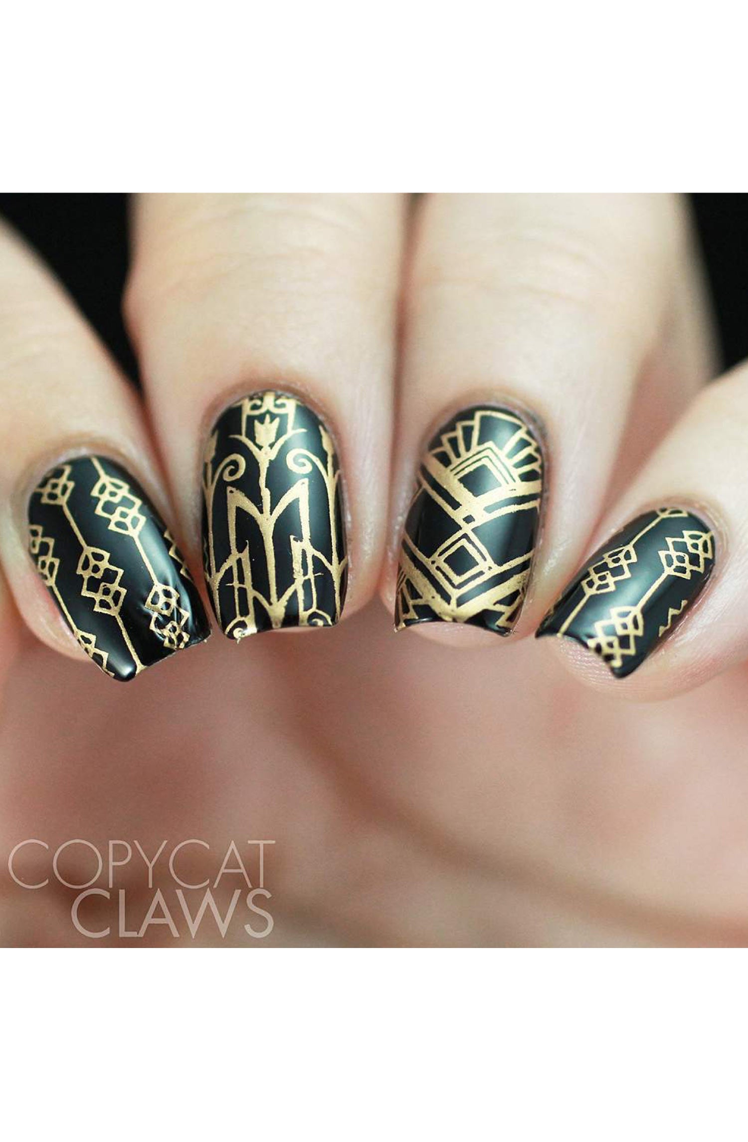 Vintage Art Deco Nails That Shine