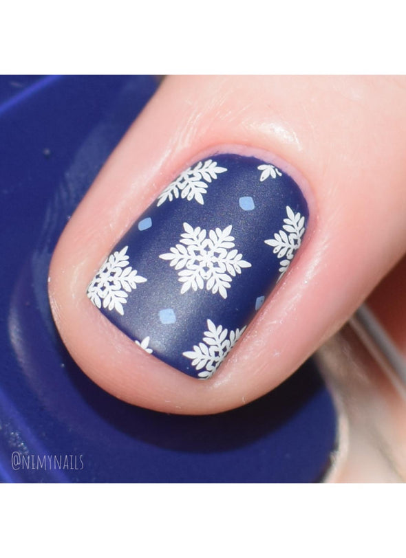 LET IT SNOW ❄️ Nail Art • Dip or Pour?🤔 Quick Design 